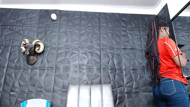 Snapshot of Hanna_Fox_69 chatting on December 2025 04:46:01 PM Hanna Fox 69 online show from December 2025 04:46:01 PM