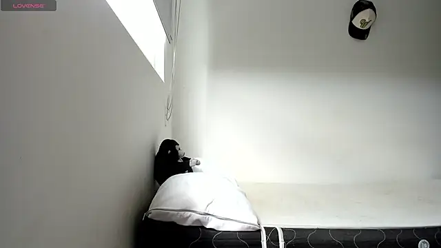 gracekelly12 online show from November 2025 02:42:01 PM