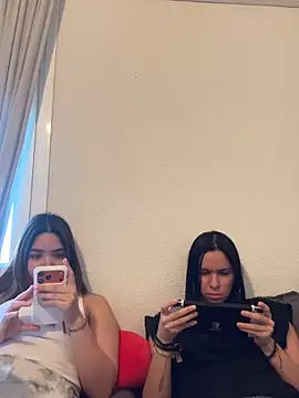 daniniescobarr online show from April 2026 05:09:02 PM