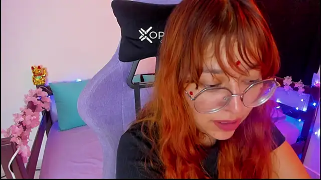 Snapshot of _Moon_Johnson chatting on October 2025 01:51:02 AM Moon Johnson online show from October 2025 01:51:02 AM