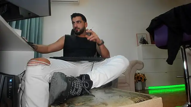 Snapshot of welcometo_hell chatting on September 2025 04:14:02 AM welcometo hell online show from September 2025 04:14:02 AM