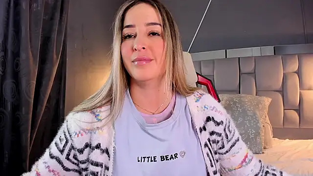 Snapshot of AliceSteel12 chatting on January 2025 02:21:01 PM AliceSteel12 online show from January 2025 02:21:01 PM