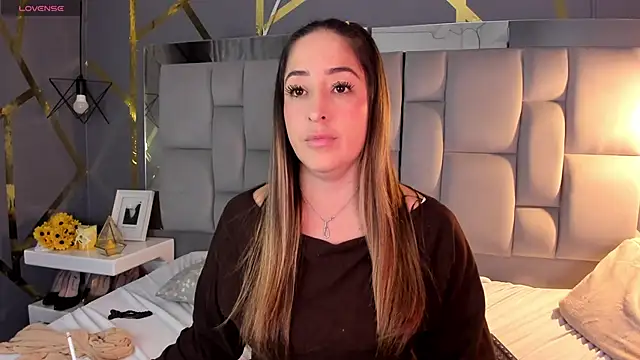 Snapshot of AliceSteel12 chatting on October 2025 11:27:02 PM AliceSteel12 online show from October 2025 11:27:02 PM