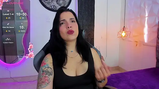 Snapshot of tatiana_sc chatting on November 2025 01:22:01 PM tatiana sc online show from November 2025 01:22:01 PM