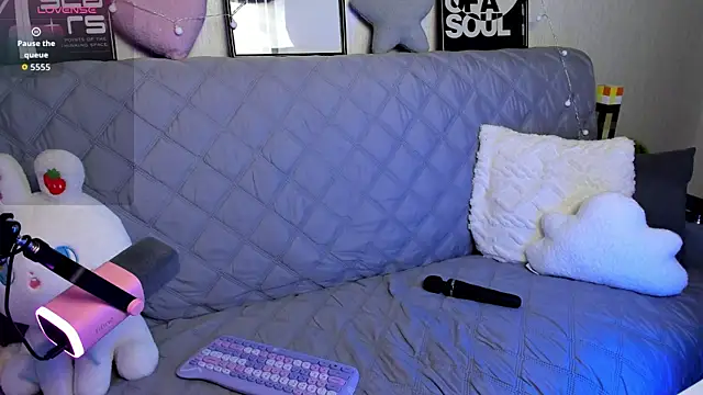 KittiMissi online show from November 2025 02:50:01 PM