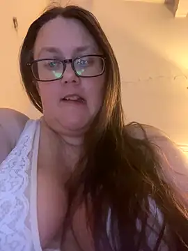 Snapshot of Foxy_Evie40XO chatting on December 2024 11:07:01 PM Foxy Evie40XO online show from December 2024 11:07:01 PM