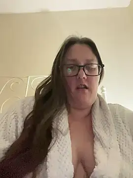 Snapshot of Foxy_Evie40XO chatting on December 2024 05:33:01 PM Foxy Evie40XO online show from December 2024 05:33:01 PM