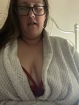 Snapshot of Foxy_Evie40XO chatting on December 2024 08:34:01 PM Foxy Evie40XO online show from December 2024 08:34:01 PM