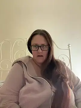 Snapshot of Foxy_Evie40XO chatting on February 2025 11:01:02 AM Foxy Evie40XO online show from February 2025 11:01:02 AM