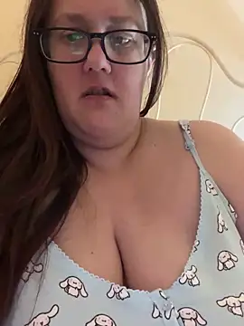 Snapshot of Foxy_Evie40XO chatting on February 2025 01:55:02 PM Foxy Evie40XO online show from February 2025 01:55:02 PM