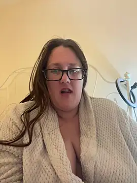 Snapshot of Foxy_Evie40XO chatting on March 2025 08:00:01 PM Foxy Evie40XO online show from March 2025 08:00:01 PM