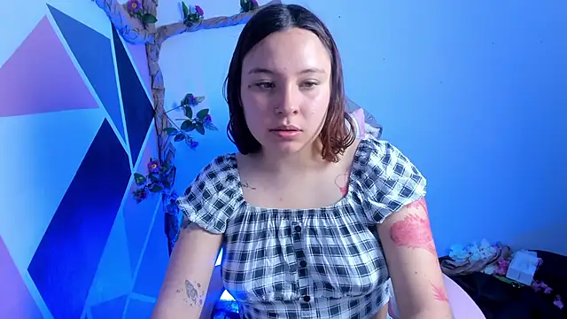 Snapshot of Carol_Pinter chatting on December 2025 03:38:02 PM Carol Pinter online show from December 2025 03:38:02 PM