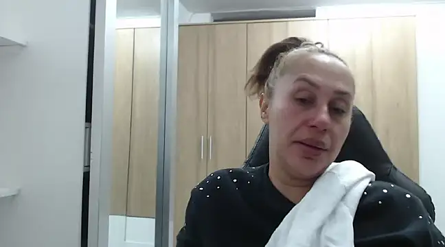 Snapshot of RoxanaLove9 chatting on January 2025 12:16:02 AM RoxanaLove9 online show from January 2025 12:16:02 AM