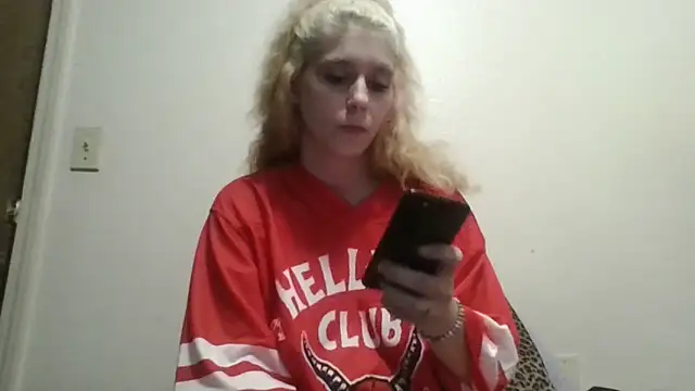 Snapshot of Prettypixie113 chatting on February 2026 03:05:01 AM Prettypixie113 online show from February 2026 03:05:01 AM
