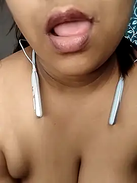 Snapshot of Hottyalia chatting on March 2025 04:49:01 AM Hottyalia online show from March 2025 04:49:01 AM