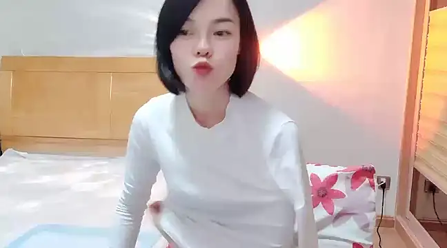 Snapshot of Linda-LL chatting on February 2025 11:40:02 AM Linda-LL online show from February 2025 11:40:02 AM