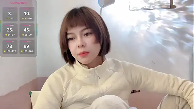 Snapshot of Linda-LL chatting on November 2025 04:00:01 AM Linda-LL online show from November 2025 04:00:01 AM