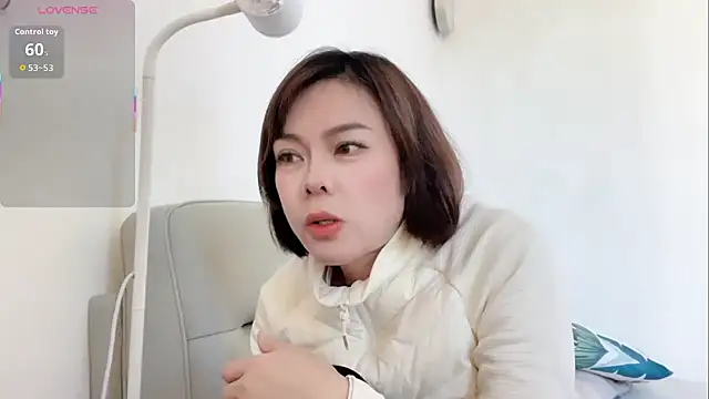 Snapshot of Linda-LL chatting on December 2025 03:55:01 AM Linda-LL online show from December 2025 03:55:01 AM