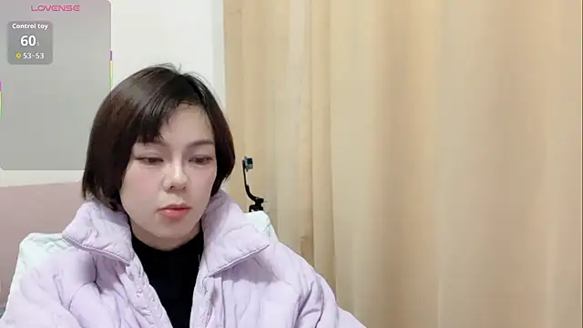 Snapshot of Linda-LL chatting on December 2025 12:20:01 PM Linda-LL online show from December 2025 12:20:01 PM