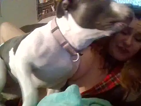 Snapshot of IvanaPlenty chatting on December 2024 01:44:02 PM IvanaPlenty online show from December 2024 01:44:02 PM