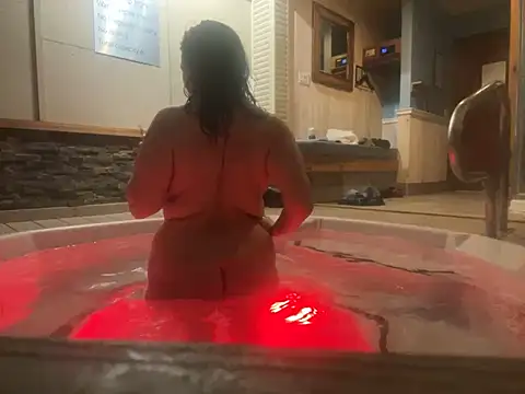 Snapshot of IvanaPlenty chatting on December 2024 02:51:01 AM IvanaPlenty online show from December 2024 02:51:01 AM