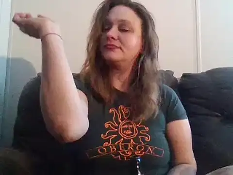 Snapshot of IvanaPlenty chatting on January 2025 12:35:01 PM IvanaPlenty online show from January 2025 12:35:01 PM