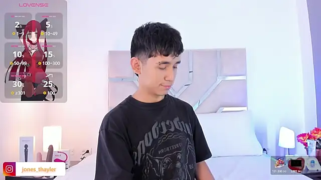 Thayler jones online show from November 2025 12:08:02 PM