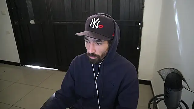 Snapshot of Your_Ice_cream chatting on January 2025 08:32:01 PM Your Ice cream online show from January 2025 08:32:01 PM