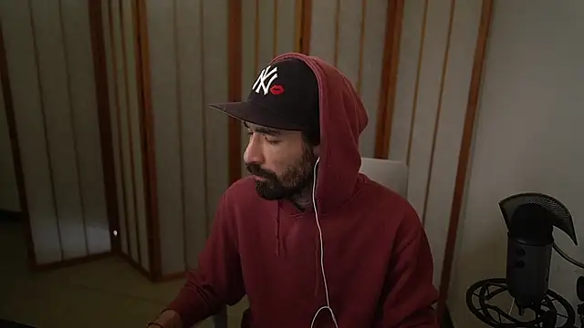 Snapshot of Your_Ice_cream chatting on November 2025 03:56:01 PM Your Ice cream online show from November 2025 03:56:01 PM