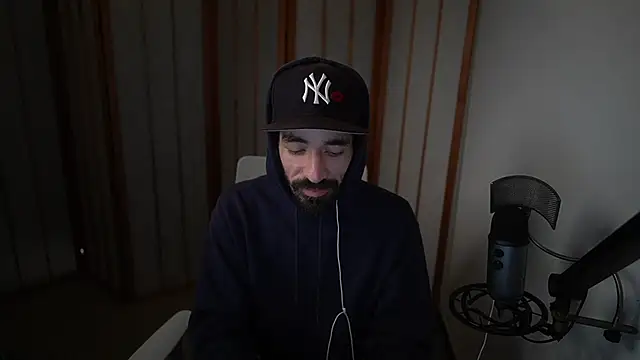 Snapshot of Your_Ice_cream chatting on December 2025 01:09:02 PM Your Ice cream online show from December 2025 01:09:02 PM