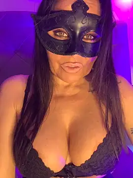 vicvictoriax online show from November 2025 10:04:02 PM