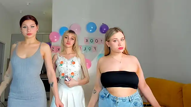 Snapshot of lina_x_x chatting on January 2025 03:59:02 PM lina x x online show from January 2025 03:59:02 PM