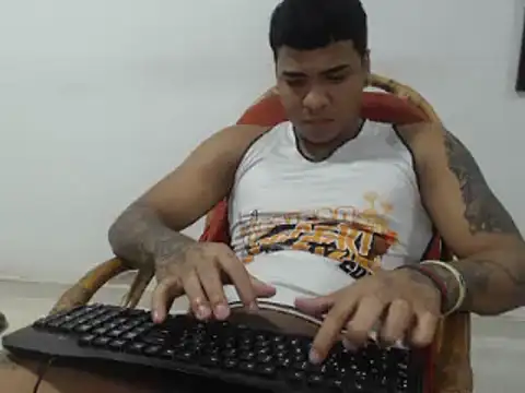 Snapshot of camiloacosta321 chatting on December 2024 11:24:02 PM camiloacosta321 online show from December 2024 11:24:02 PM