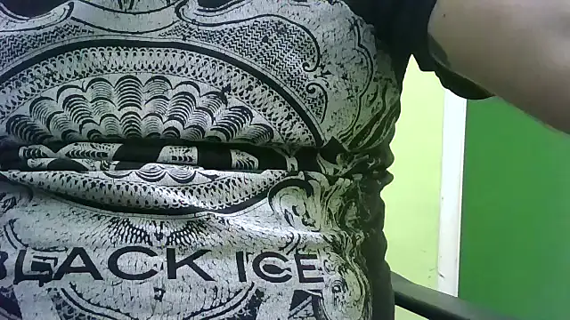 Snapshot of loganwolverine02 chatting on February 2025 02:32:02 PM loganwolverine02 online show from February 2025 02:32:02 PM