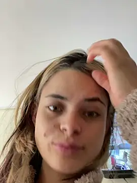 Snapshot of HannaRhodes chatting on July 2026 01:35:02 PM HannaRhodes online show from July 2026 01:35:02 PM