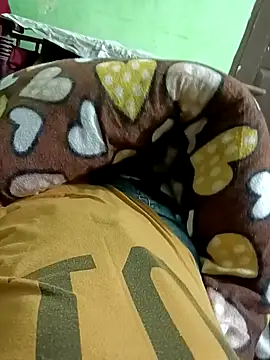 Snapshot of QUEEN-X-CPL chatting on December 2024 04:58:01 PM QUEEN-X-CPL online show from December 2024 04:58:01 PM