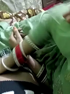 Snapshot of QUEEN-X-CPL chatting on December 2024 05:07:02 PM QUEEN-X-CPL online show from December 2024 05:07:02 PM