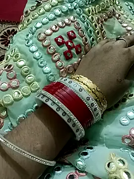 Snapshot of QUEEN-X-CPL chatting on December 2024 04:40:02 PM QUEEN-X-CPL online show from December 2024 04:40:02 PM