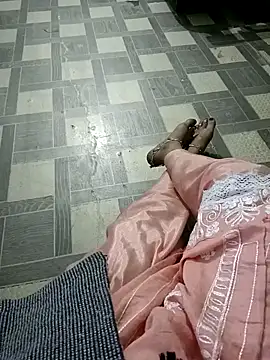 Snapshot of QUEEN-X-CPL chatting on December 2024 07:37:02 AM QUEEN-X-CPL online show from December 2024 07:37:02 AM