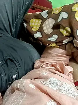 Snapshot of QUEEN-X-CPL chatting on December 2024 07:53:02 PM QUEEN-X-CPL online show from December 2024 07:53:02 PM