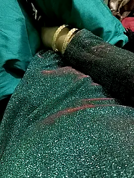 Snapshot of QUEEN-X-CPL chatting on January 2025 06:46:01 PM QUEEN-X-CPL online show from January 2025 06:46:01 PM