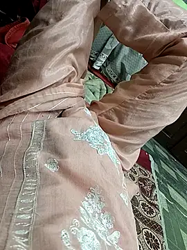 Snapshot of QUEEN-X-CPL chatting on February 2025 05:39:01 PM QUEEN-X-CPL online show from February 2025 05:39:01 PM