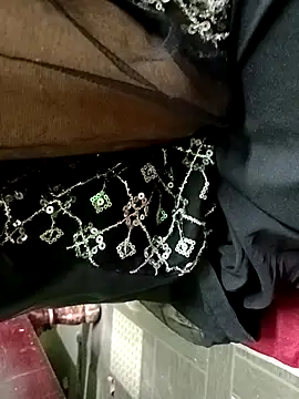 Snapshot of QUEEN-X-CPL chatting on March 2025 06:00:02 PM QUEEN-X-CPL online show from March 2025 06:00:02 PM