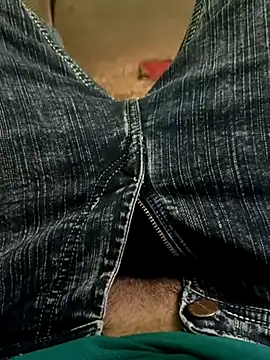 Snapshot of QUEEN-X-CPL chatting on March 2025 06:01:01 PM QUEEN-X-CPL online show from March 2025 06:01:01 PM