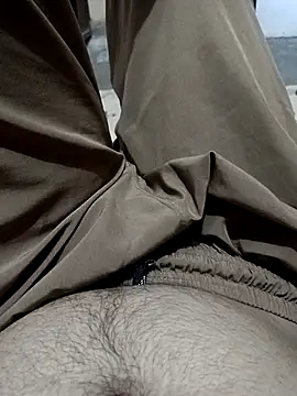 Snapshot of QUEEN-X-CPL chatting on September 2025 06:18:02 PM QUEEN-X-CPL online show from September 2025 06:18:02 PM