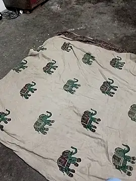 Snapshot of QUEEN-X-CPL chatting on September 2025 06:18:01 PM QUEEN-X-CPL online show from September 2025 06:18:01 PM