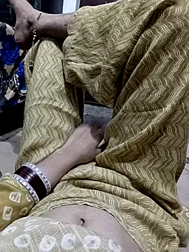 Snapshot of QUEEN-X-CPL chatting on September 2025 05:58:01 PM QUEEN-X-CPL online show from September 2025 05:58:01 PM