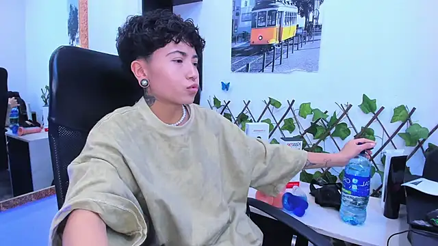 Im Mathias online show from November 2025 04:01:01 AM