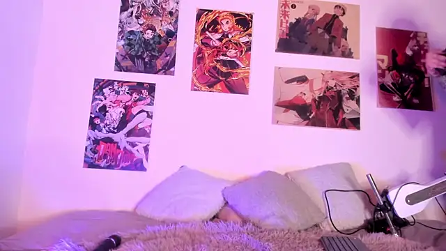 Luna-Chann online show from November 2025 10:09:02 PM