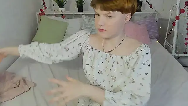 DreamyLuna online show from January 2025 08:42:01 PM